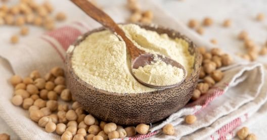 Harina de garbanzo, un básico de la cocina vegana para espesar caldos y sustituir al huevo
